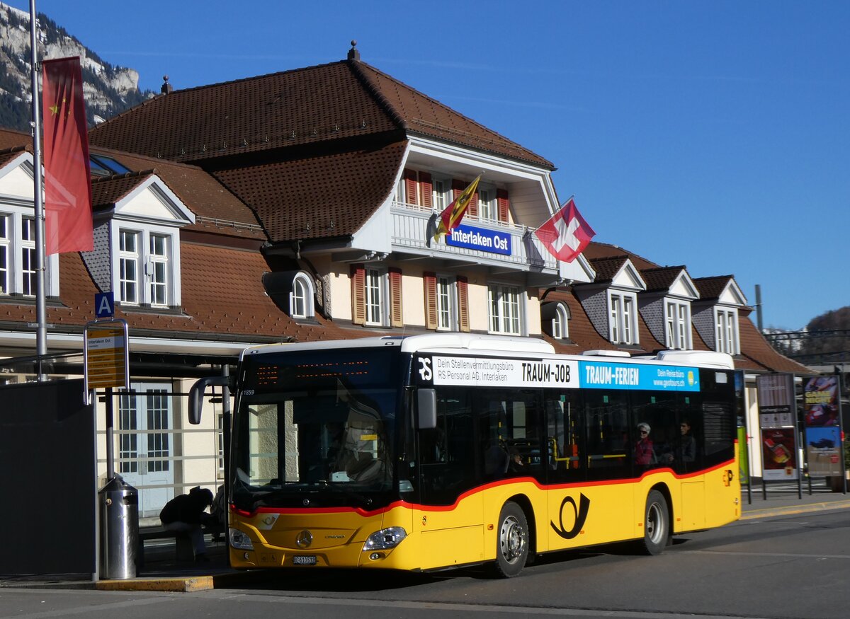 (269'909) - PostAuto Bern - BE 610'532/PID 11'859 - Mercedes (ex BE 610'544) am 16. Dezember 2024 beim Bahnhof Interlaken Ost