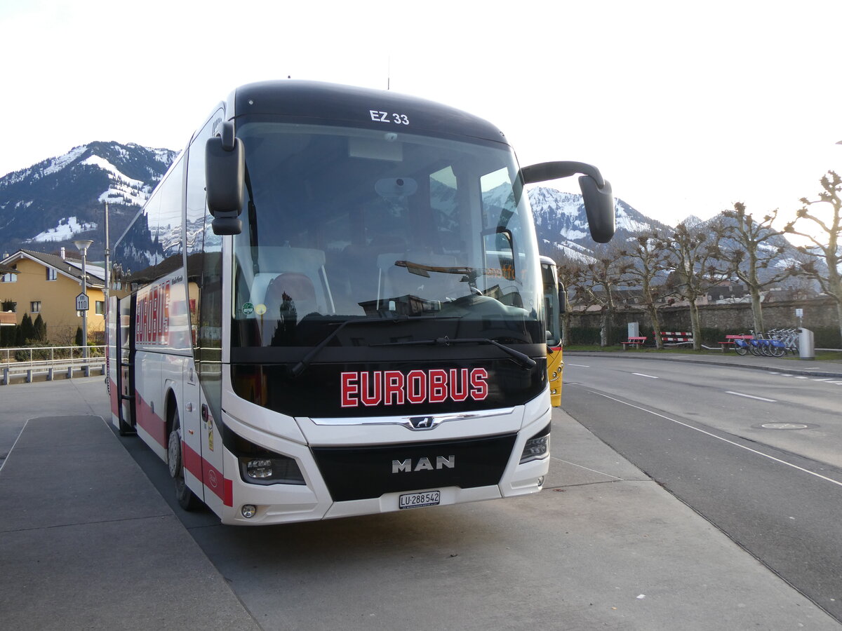 (269'967) - ARAG Ruswil - Nr. 33/LU 288'542 - MAN am 17. Dezember 2024 beim Bahnhof Sarnen