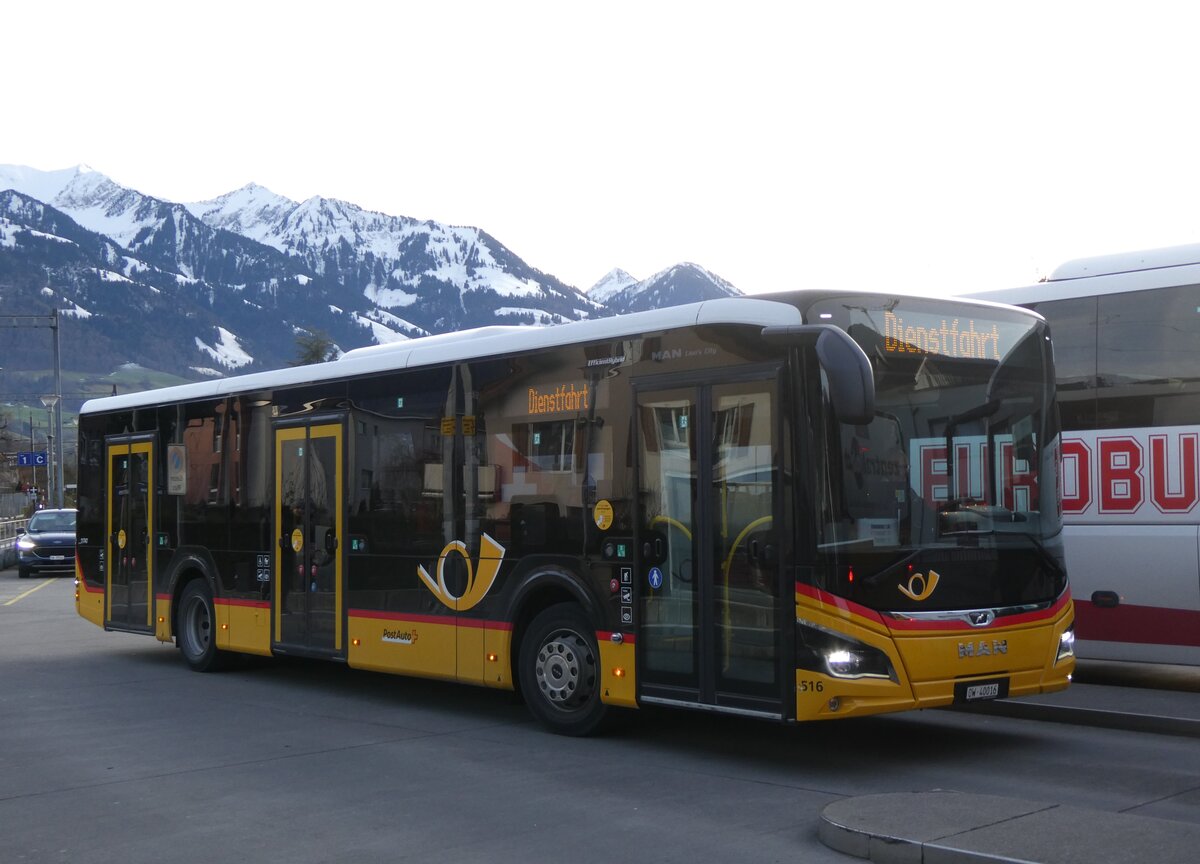 (269'971) - PostAuto Zentralschweiz - Nr. 516/OW 40'016/PID 11'747 - MAN (ex Nr. 16) am 17. Dezember 2024 beim Bahnhof Sarnen