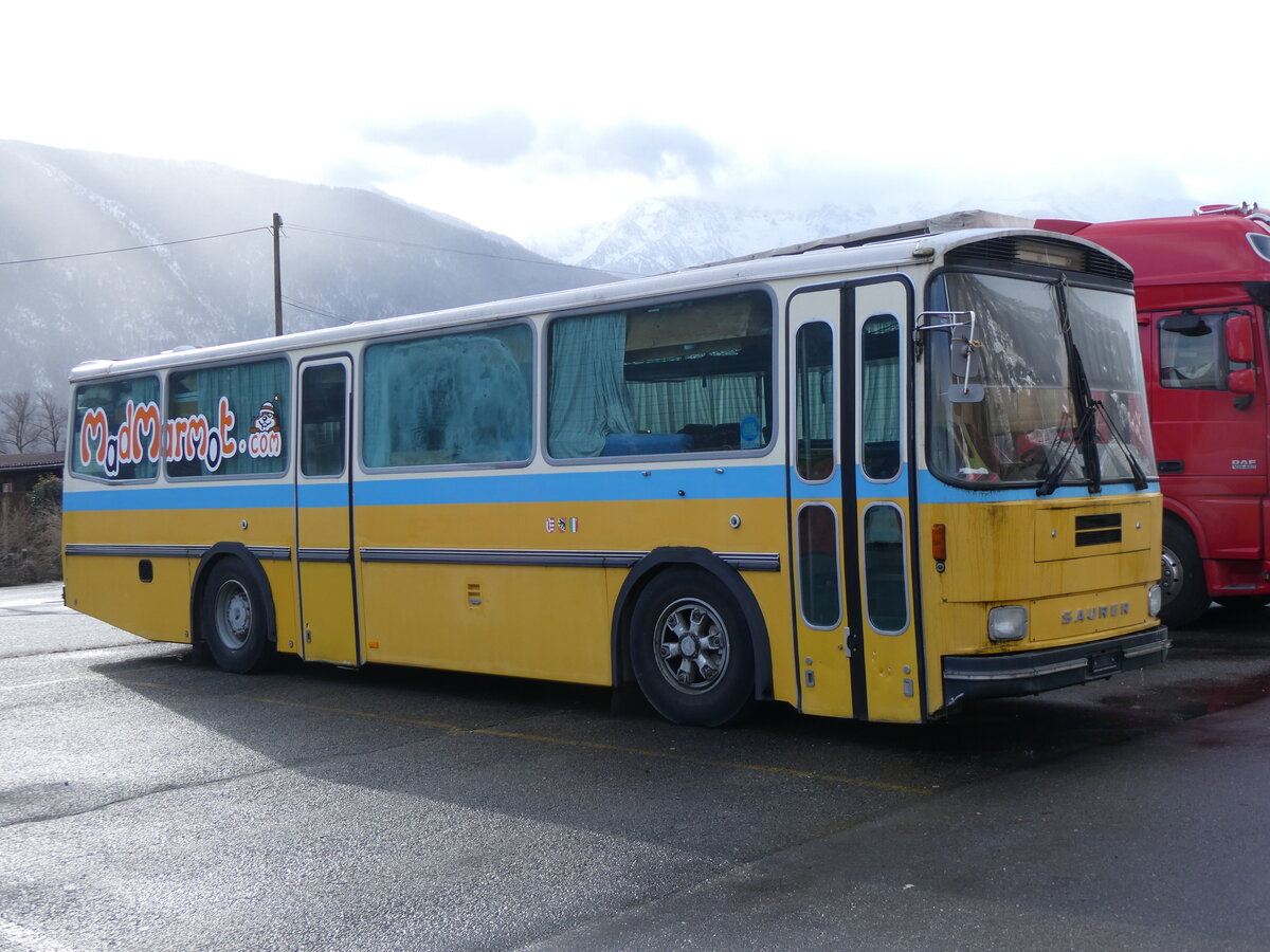 (270'026) - MadMarmot, Nyon - Saurer/Tscher (ex Auto-Transports, La Cte-aux-Fes; ex P 24'238) am 20. Dezember 2024 in Fully, Stade de Charnot