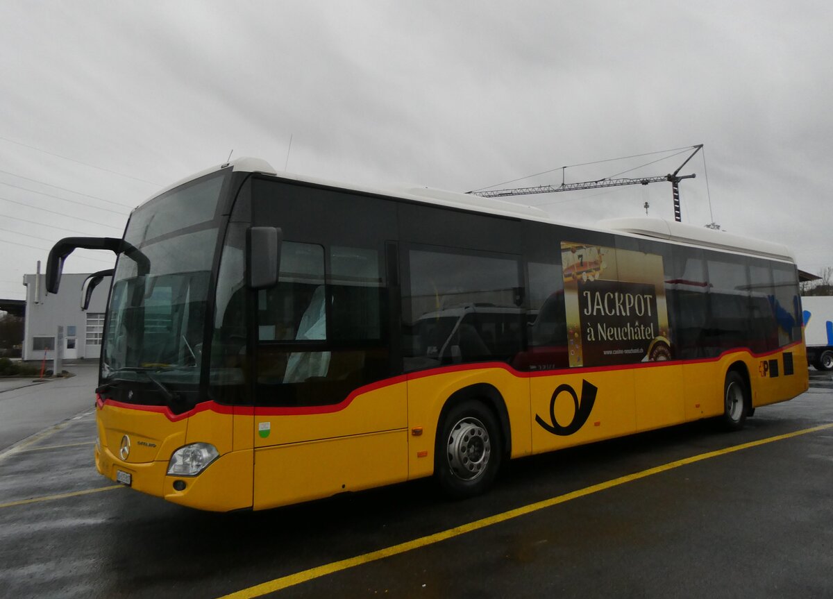 (270'109) - CarPostal Ouest - VD 615'807/PID 10'710 - Mercedes am 22. Dezember 2024 in Kerzers, Interbus