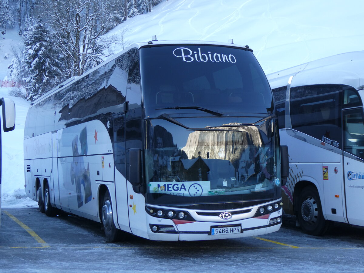 (270'184) - Aus Spanien: Bibiano, Vilches - 5466 HPR - MAN/Beulas am 25. Dezember 2024 in Engelberg, Talstation Titlis