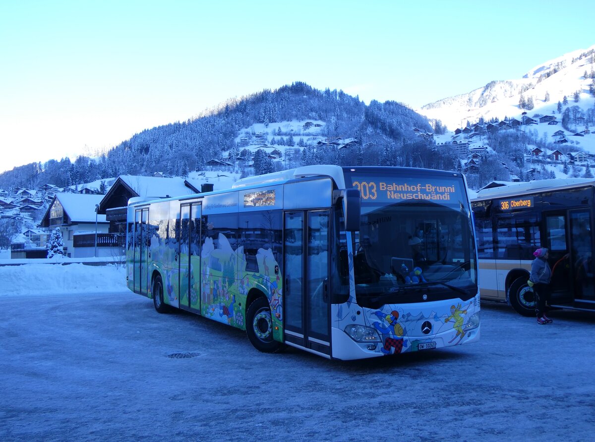 (270'204) - EAB Engelberg - Nr. 5/OW 10'241 - Mercedes (ex VZO Grningen; ex Vorfhrfahrzeug) am 25. Dezember 2024 in Engelberg, Talstation Titlis