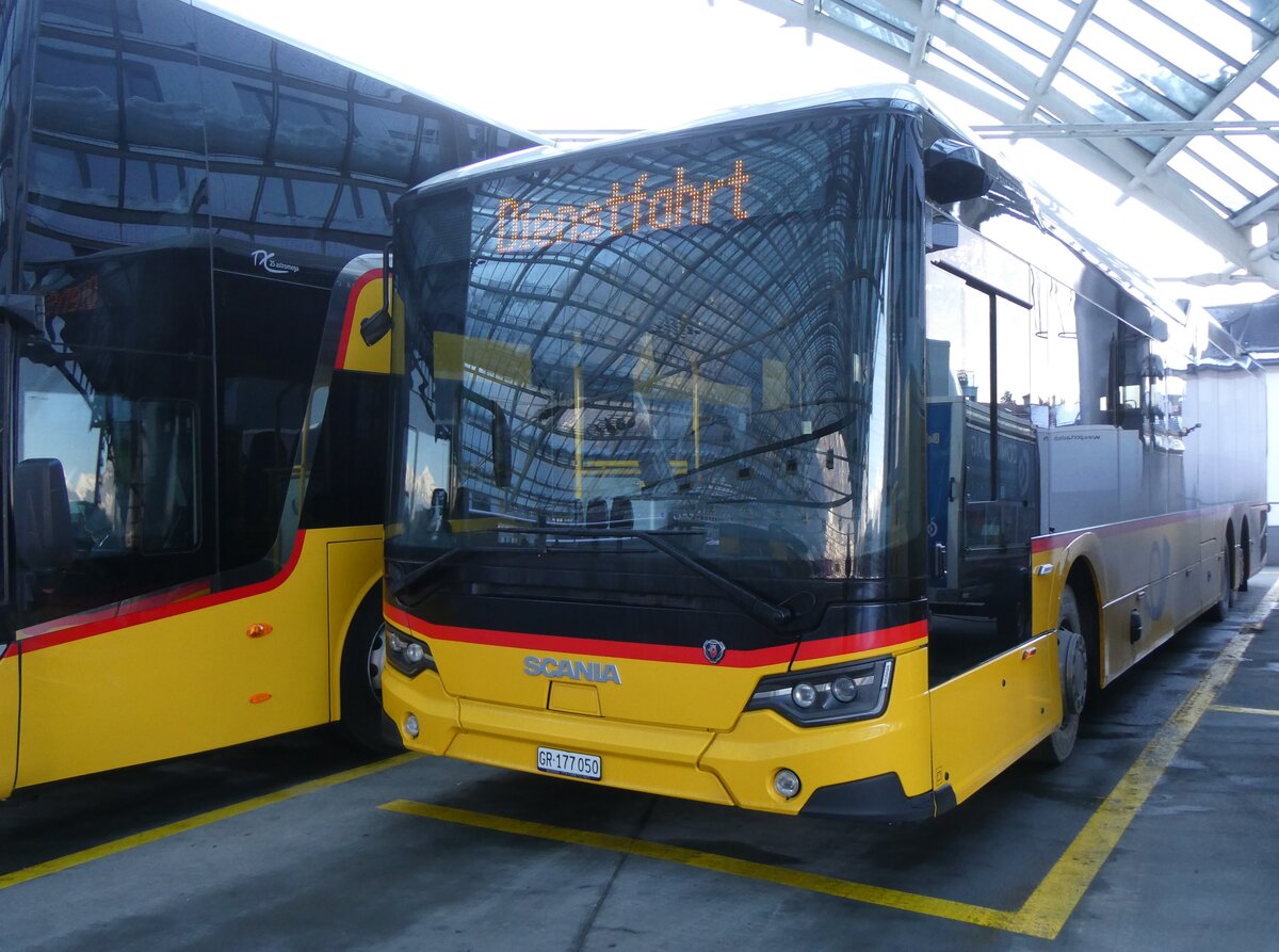 (270'293) - PostAuto Graubnden - GR 177'050/PID 12'108 - Scania am 27. Dezember 2024 in Chur, Postautostation