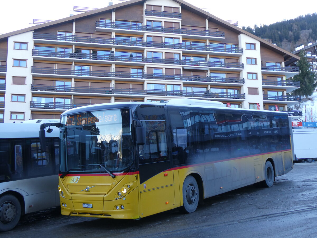 (270'488) - Lathion, Sion - Nr. 1/VS 12'895/PID 10'492 - Volvo am 1. Januar 2025 in Haute-Nendaz, Tlcabine