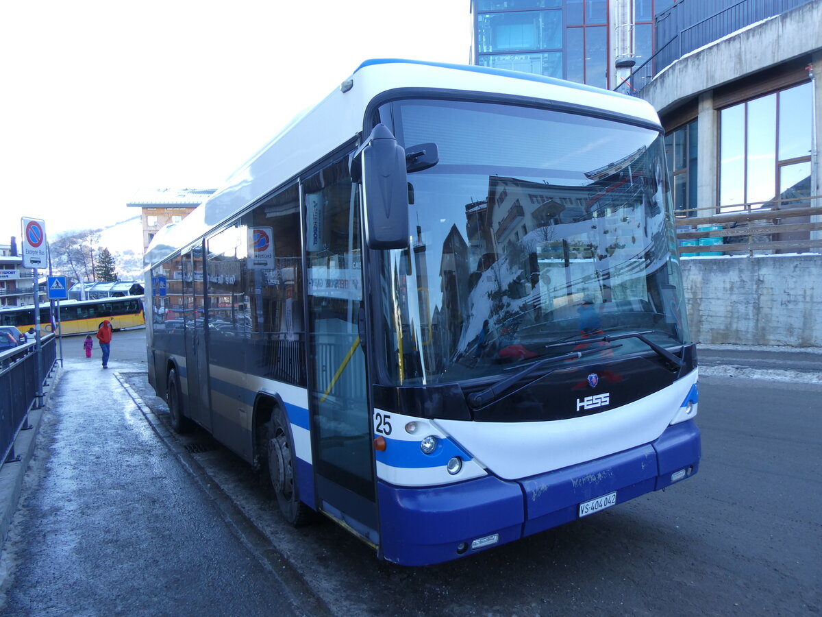 (270'500) - Lathion, Sion - Nr. 25/VS 404'042 - Scania/Hess (ex AHW Horgen; ex ZVB Zug Nr. 140) am 1. Januar 2025 in Haute-Nendaz, Tlcabine