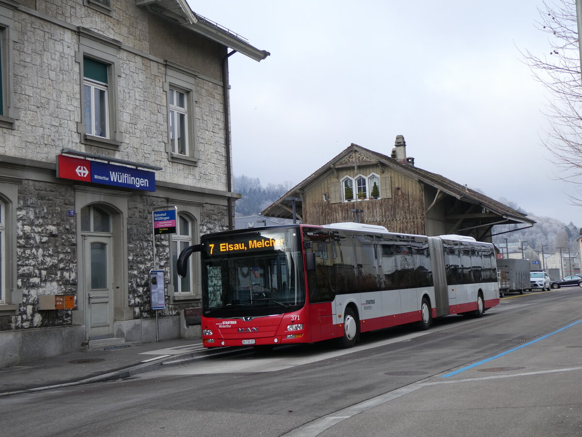 (270'613) - SW Winterthur - Nr. 371/ZH 730'371 - MAN am 4. Januar 2025 beim Bahnhof Winterthur Wlflingen