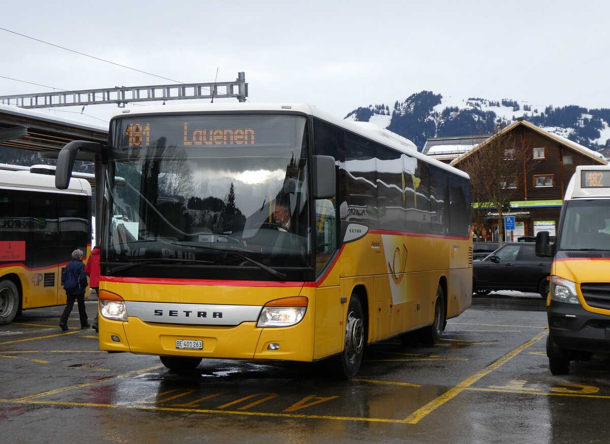 (270'685) - PostAuto Bern - BE 401'263/PID 4504 - Setra (ex AVG Meiringen Nr. 63) am 6. Januar 2025 beim Bahnhof Gstaad