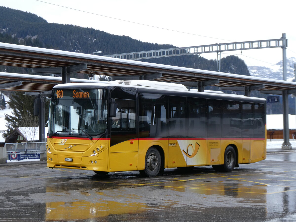 (270'707) - PostAuto Bern - BE 707'920/PID 11'459 - Volvo (ex Kbli, Gstaad BE 671'405; ex Kbli, Gstaad BE 21'779) am 6. Januar 2025 beim Bahnhof Gstaad 