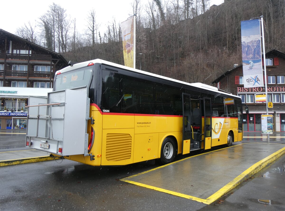 (270'802) - Flck, Brienz - Nr. 9/BE 156'358/PID 10'644 - Iveco am 10. Januar 2025 beim Bahnhof Brienz