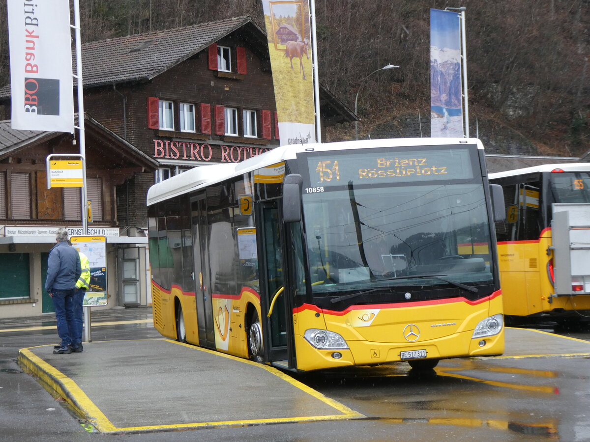 (270'803) - Flck, Brienz - Nr. 4/BE 517'311/PID 10'858 - Mercedes am 10. Januar 2025 beim Bahnhof Brienz