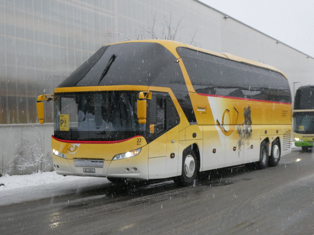 (270'861) - Tschannen, Zofingen - Nr. 22/AG 6803/PID 4706 - Neoplan (ex PostAuto Graubnden) am 11. Januar 2025 beim Bahnhof Frutigen