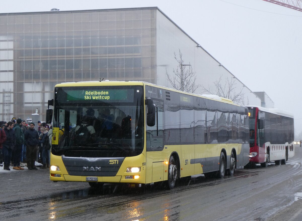 (270'886) - STI Thun - Nr. 158/BE 752'158 - MAN am 11. Januar 2025 beim Bahnhof Frutigen