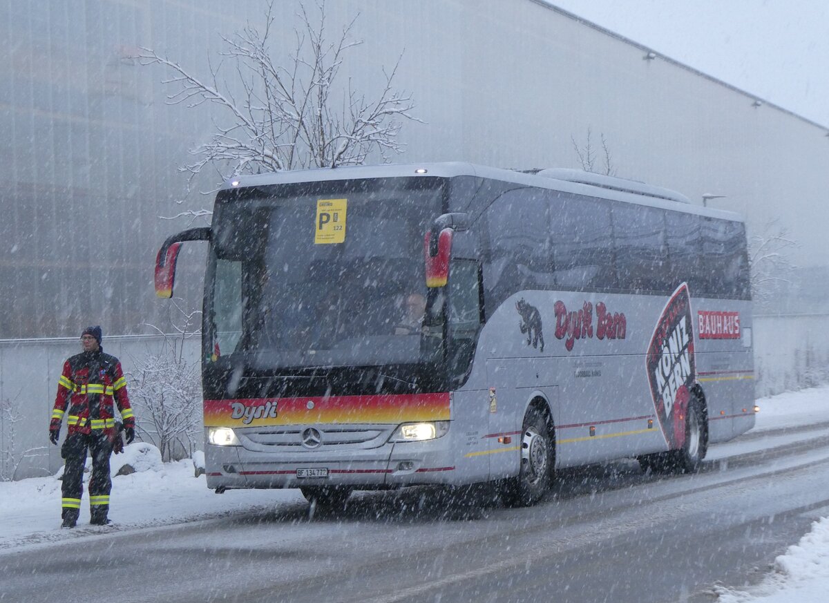 (270'906) - Dysli, Bern - Nr. 27/BE 134'772 - Mercedes am 11. Januar 2025 beim Bahnhof Frutigen