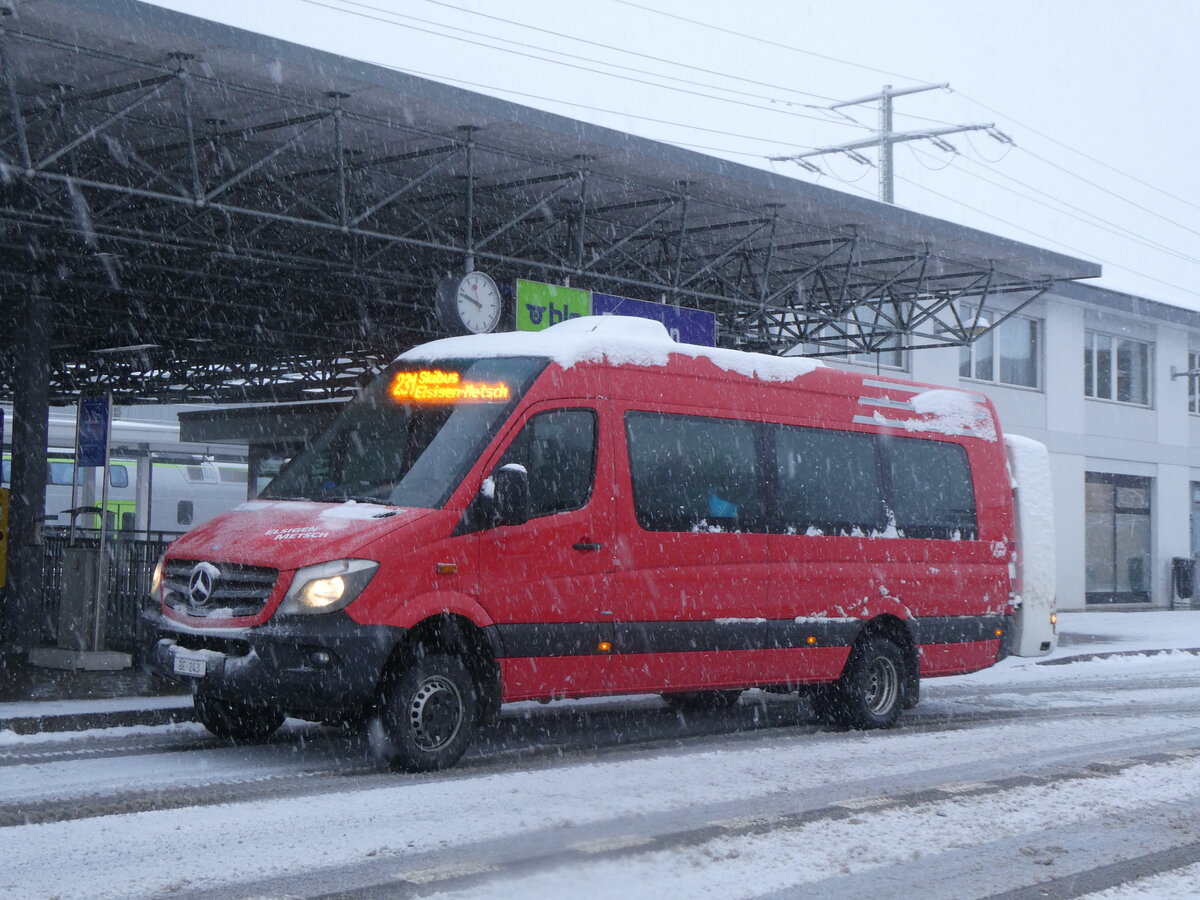 (270'915) - Elsigenalp Bahnen, Achseten - BE 243 - Mercedes (ex AFA Adelboden Nr. 53) am 11. Januar 2025 beim Bahnhof Frutigen