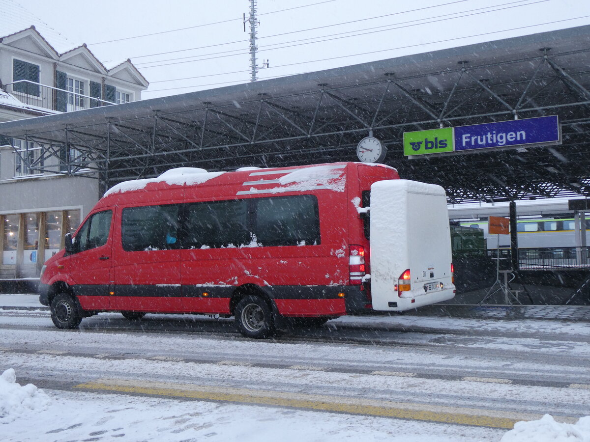 (270'917) - Elsigenalp Bahnen, Achseten - BE 243 - Mercedes (ex AFA Adelboden Nr. 53) am 11. Januar 2025 beim Bahnhof Frutigen