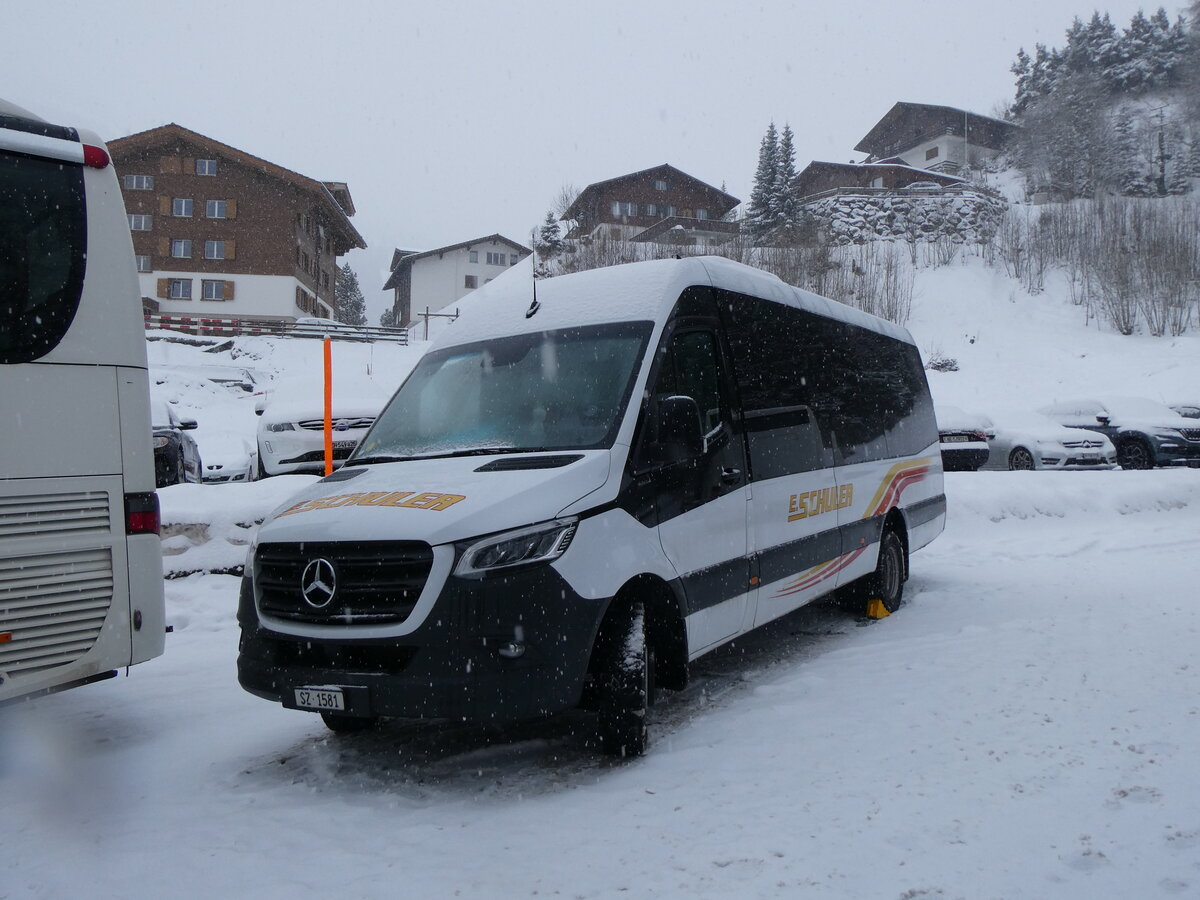 (270'932) - Schuler, Feusisberg - SZ 1581 - Mercedes am 11. Januar 2025 in Adelboden, ASB