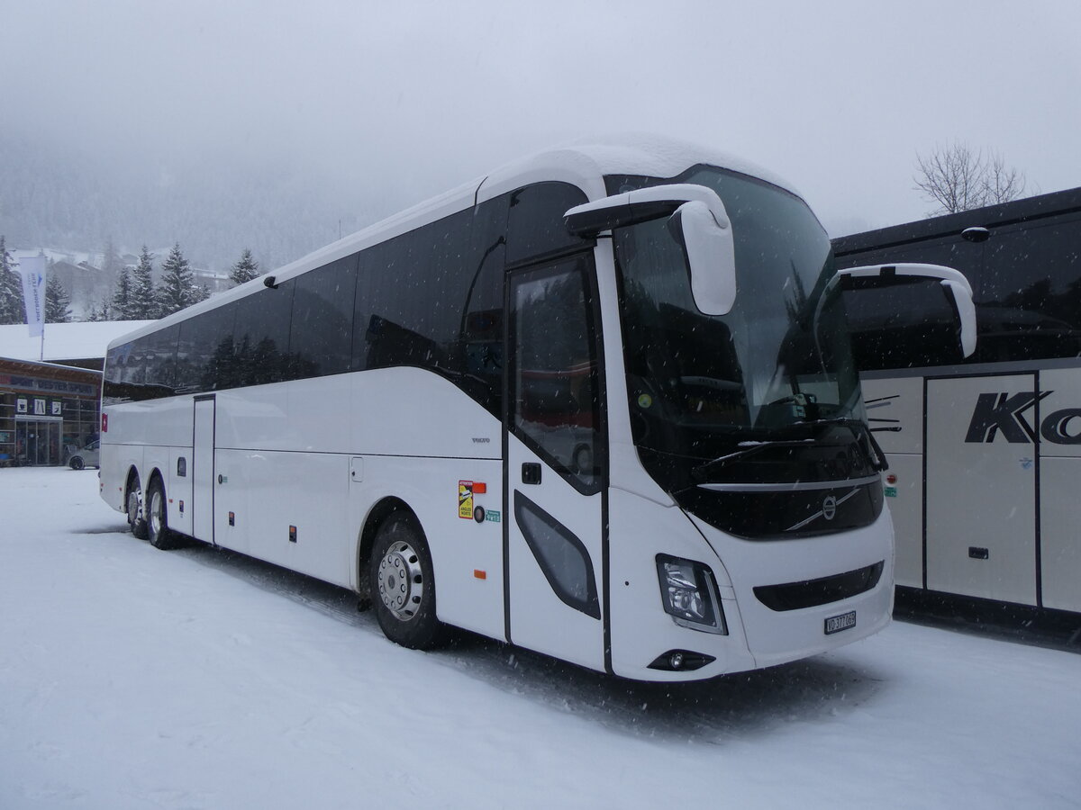 (270'963) - Remy, Lausanne - VD 377'069 - Volvo am 11. Januar 2025 in Adelboden, ASB