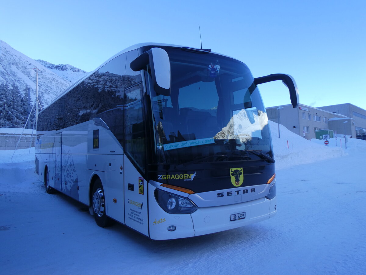 (271'145) - Zgraggen, Schattdorf - UR 9399 - Setra am 14. Januar 2025 in Andermatt, Bahnhofplatz