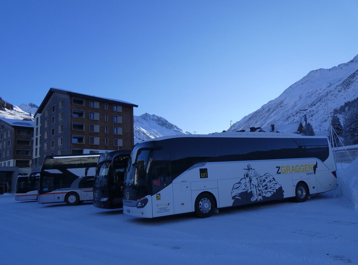 (271'147) - Zgraggen, Schattdorf - UR 9399 - Setra am 14. Januar 2025 in Andermatt, Bahnhofplatz