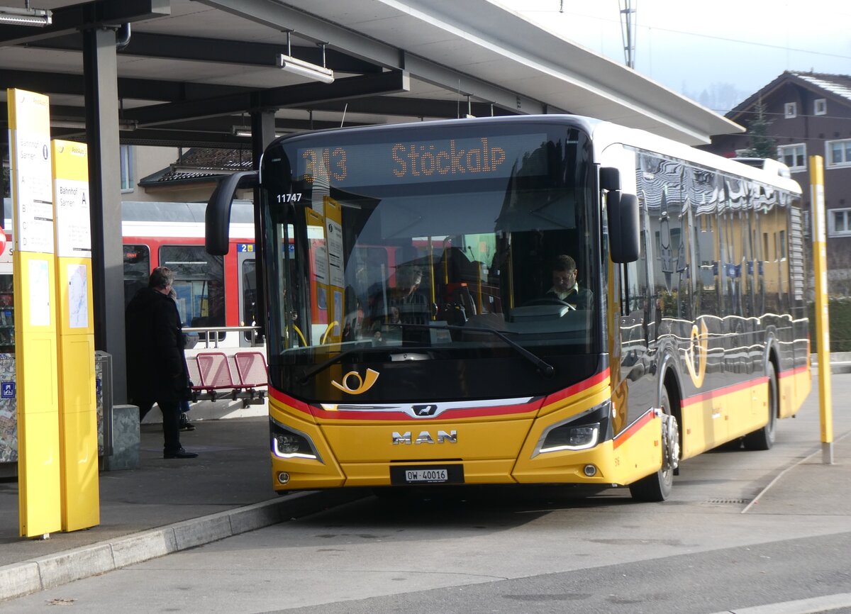 (271'190) - PostAuto Zentralschweiz - Nr. 516/OW 40'016/PID 11'747 - MAN (ex Nr. 16) am 14. Januar 2025 beim Bahnhof Sarnen