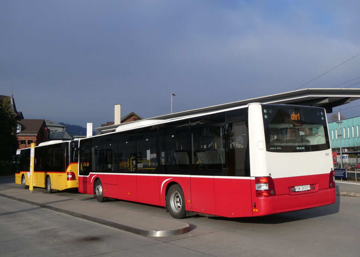 (271'200) - PostAuto Zentralschweiz - Nr. 530/OW 26'301/PID 12'338 - MAN (ex Dr. Richard, A-Wien Nr. 1418) am 14. Januar 2025 beim Bahnhof Sarnen