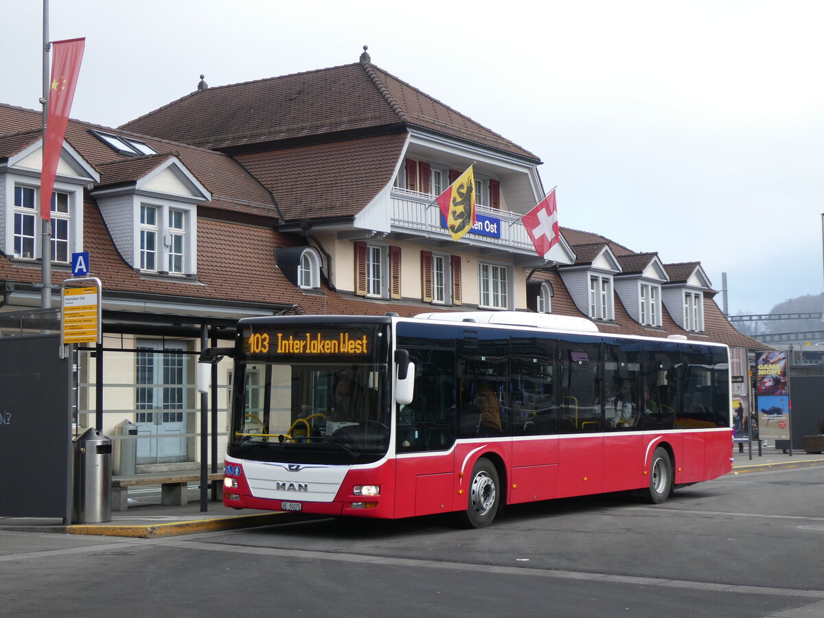 (271'237) - PostAuto Bern - BE 90'275/PID 12'337 - MAN (ex Dr. Richard, A-Wien Nr. 1413) am 18. Januar 2025 beim Bahnhof Interlaken Ost