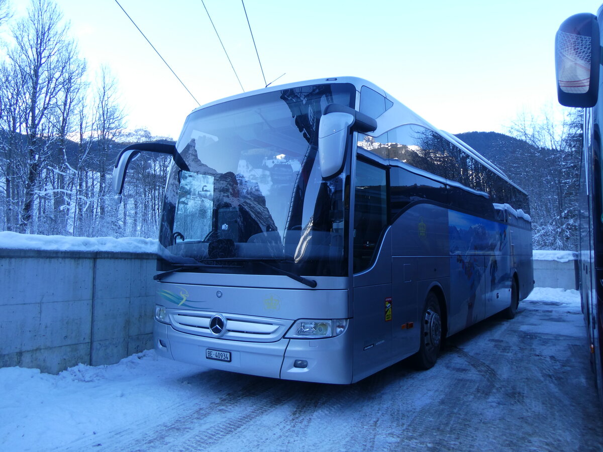 (271'241) - Feuz, Innertkirchen - BE 40'934 - Mercedes am 18. Januar 2025 in Grindelwald, Terminal