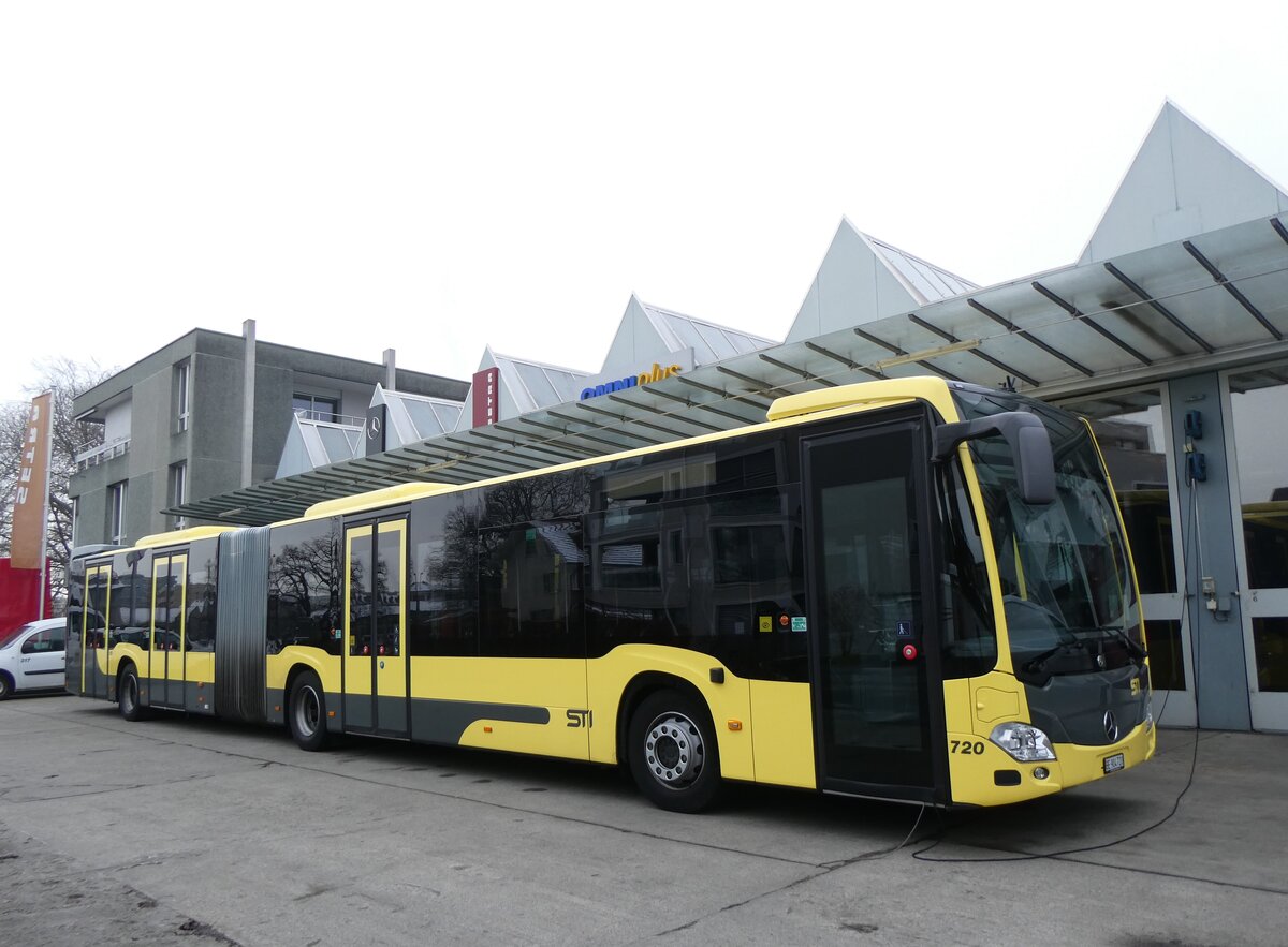 (271'367) - STI Thun - Nr. 720/BE 904'720 - Mercedes am 19. Januar 2025 in Thun, Garage