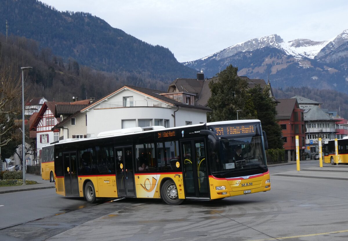 (271'438) - PostAuto Zentralschweiz - Nr. 511/OW 16'211/PID 10'290 - MAN (ex Nr. 11; ex Mattli, Wassen) am 24. Januar 2025 beim Bahnhof Sarnen