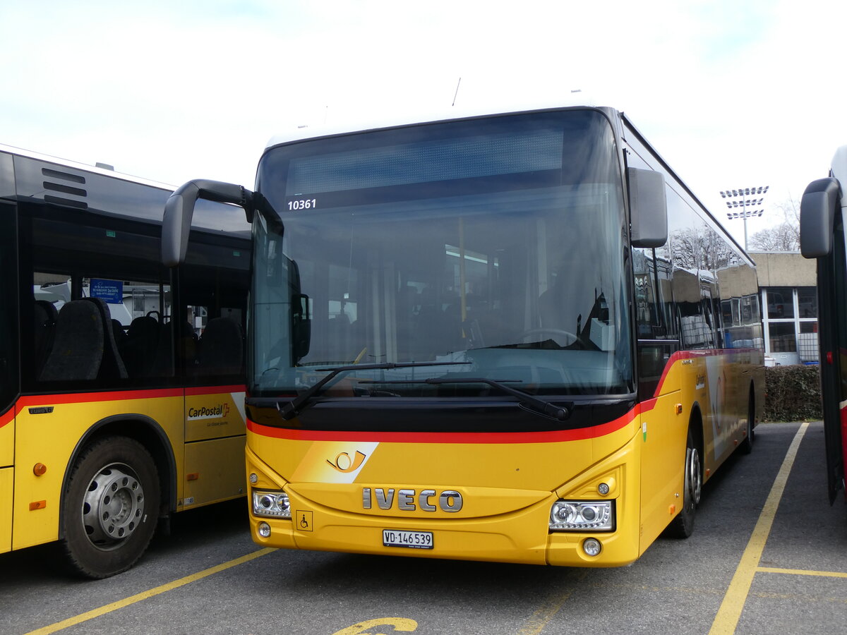 (271'595) - CarPostal Ouest - VD 146'539/PID 10'361 - Iveco am 1. Februar 2025 in Yverdon, Garage