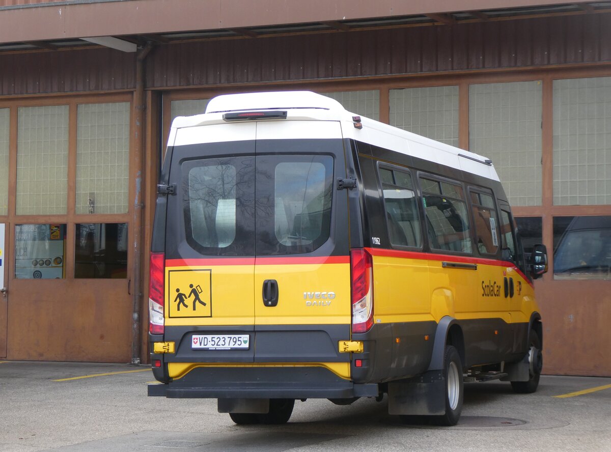 (271'601) - CarPostal Ouest - VD 523'795/PID 11'962 - Iveco am 1. Februar 2025 in Yverdon, Garage