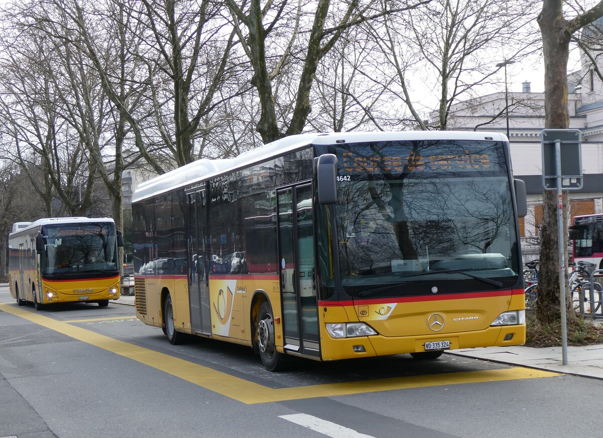 (271'608) - CarPostal Ouest - VD 335'324/PID 4642 - Mercedes am 1. Februar 2025 beim Bahnhof Yverdon