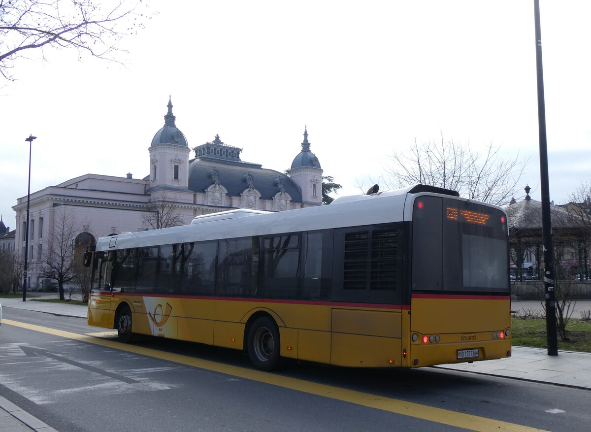 (271'614) - CarPostal Ouest - VD 172'736/PID 5068 - Solaris (ex PostAuto Bern) am 1. Februar 2025 beim Bahnhof Yverdon