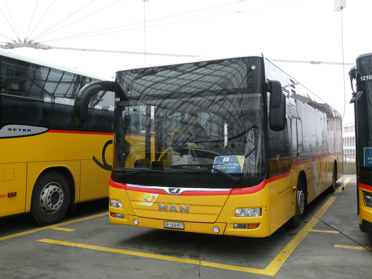 (271'938) - PostAuto Graubnden - GR 168'867/PID 10'764 - MAN am 14. Februar 2025 in Chur, Postautostation