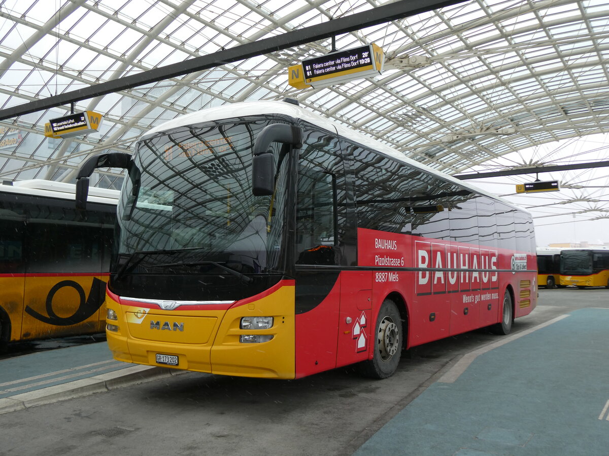 (271'943) - PostAuto Graubnden - GR 173'202/PID 10'504 - MAN am 14. Februar 2025 in Chur, Postautostation