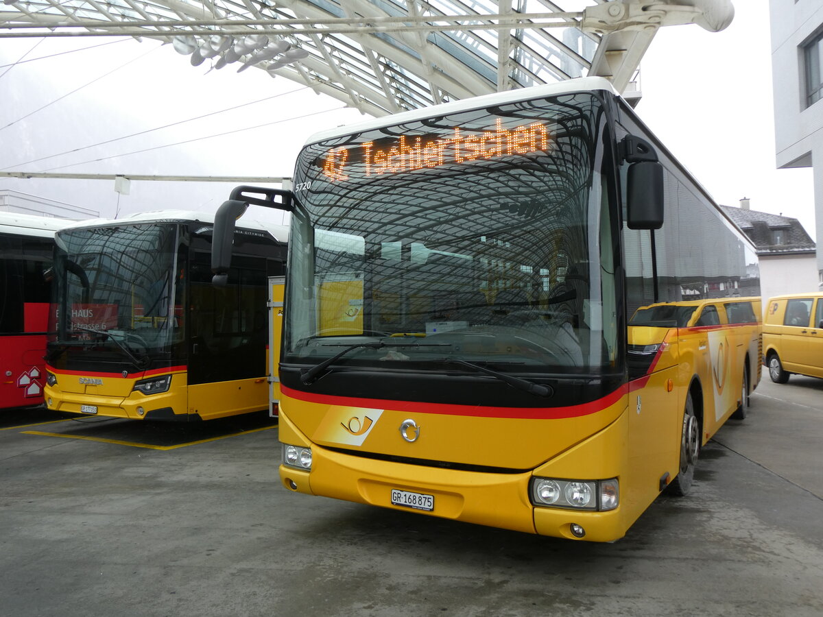 (271'956) - PostAuto Graubnden - GR 168'875/PID 5720 - Irisbus am 14. Februar 2025 in Chur, Postautostation