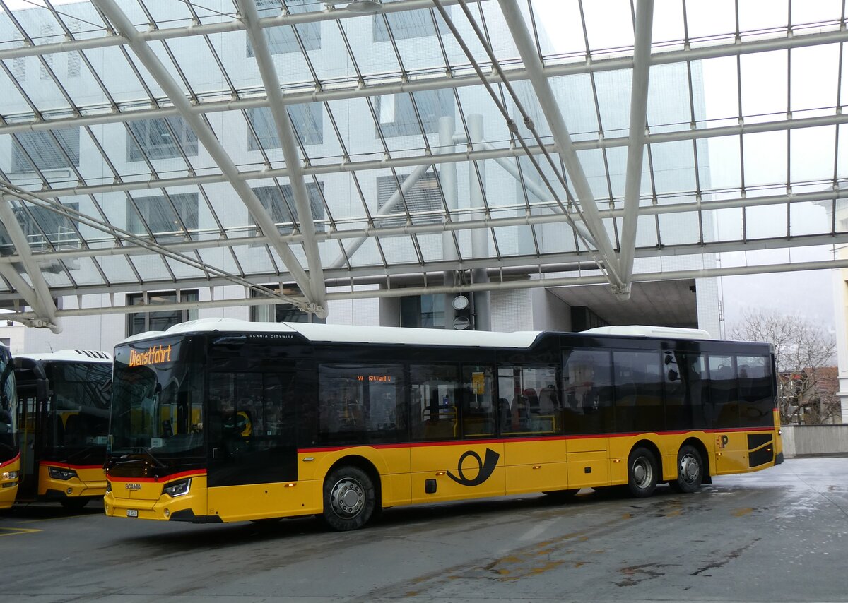 (271'989) - PostAuto Graubnden- GR 85'630/PID 12'107 - Scania am 14. Februar 2025 in Chur, Postautostation