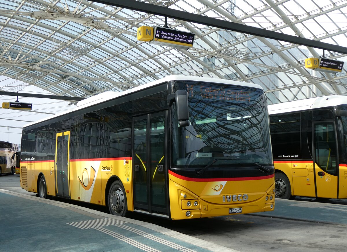 (271'998) - PostAuto Graubnden - GR 170'435/PID 11'311 - Iveco am 14. Februar 2025 in Chur, Postautostation