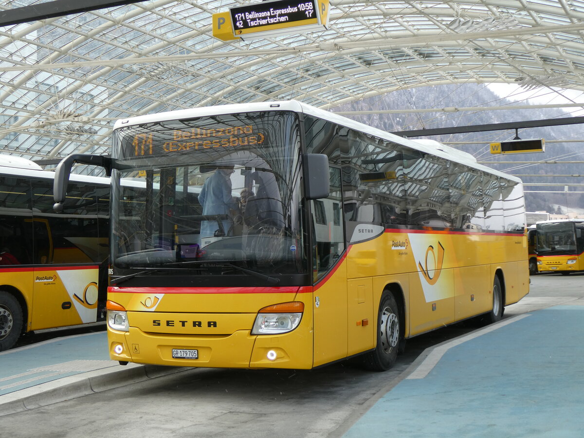 (272'002) - PostAuto Graubnden - GR 179'705/PID 11'305 - Setra am 14. Februar 2025 in Chur, Postautostation