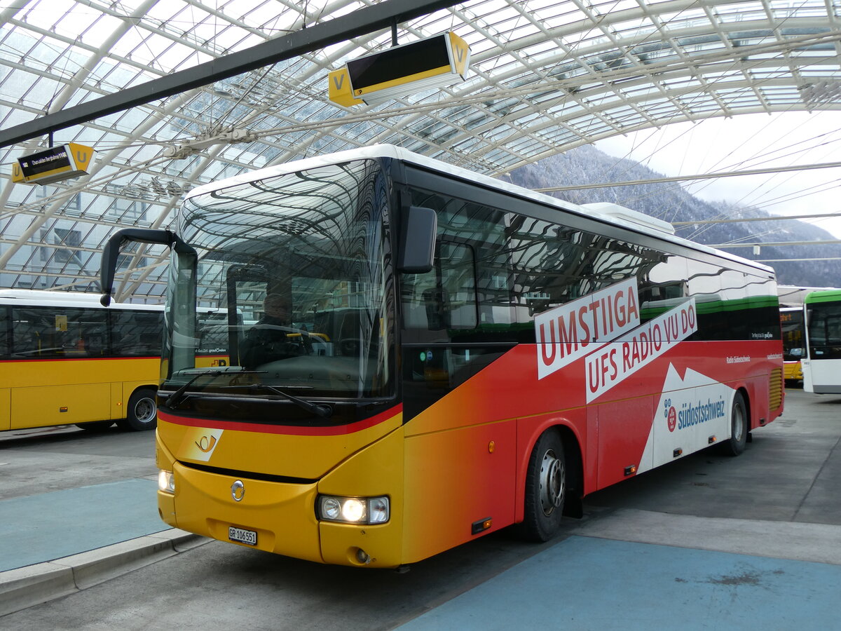 (272'009) - PostAuto Graubnden - GR 106'551/PID 5107 - Irisbus am 14. Februar 2025 in Chur, Postautostation