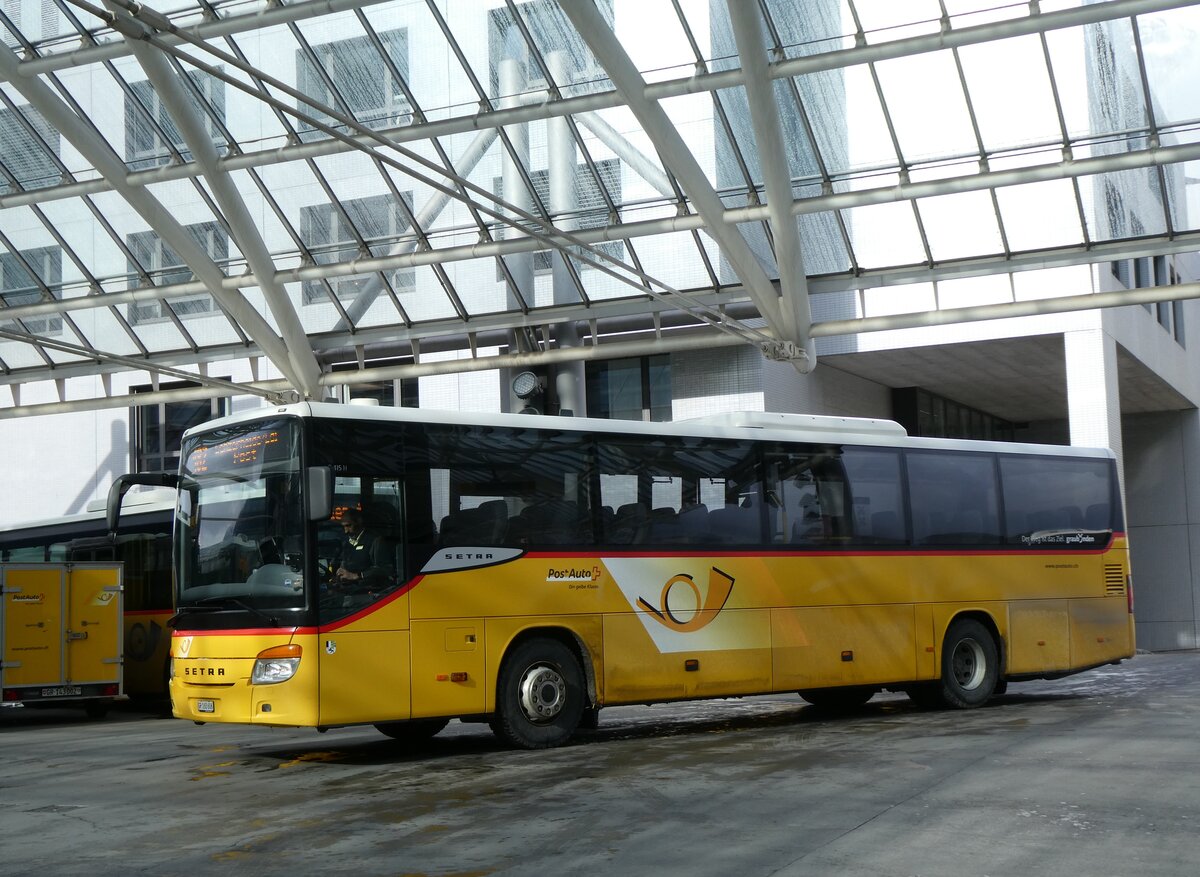 (272'019) - PostAuto Graubnden - GR 168'606/PID 5610 - Setra am 14. Februar 2025 in Chur, Postautostation