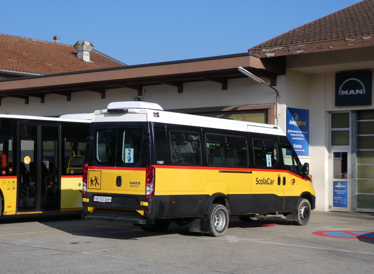 (272'085) - CarPotal Ouest - VD 523'266/PID 11'957 - Iveco am 15. Februar 2025 in Yverdon, Garage