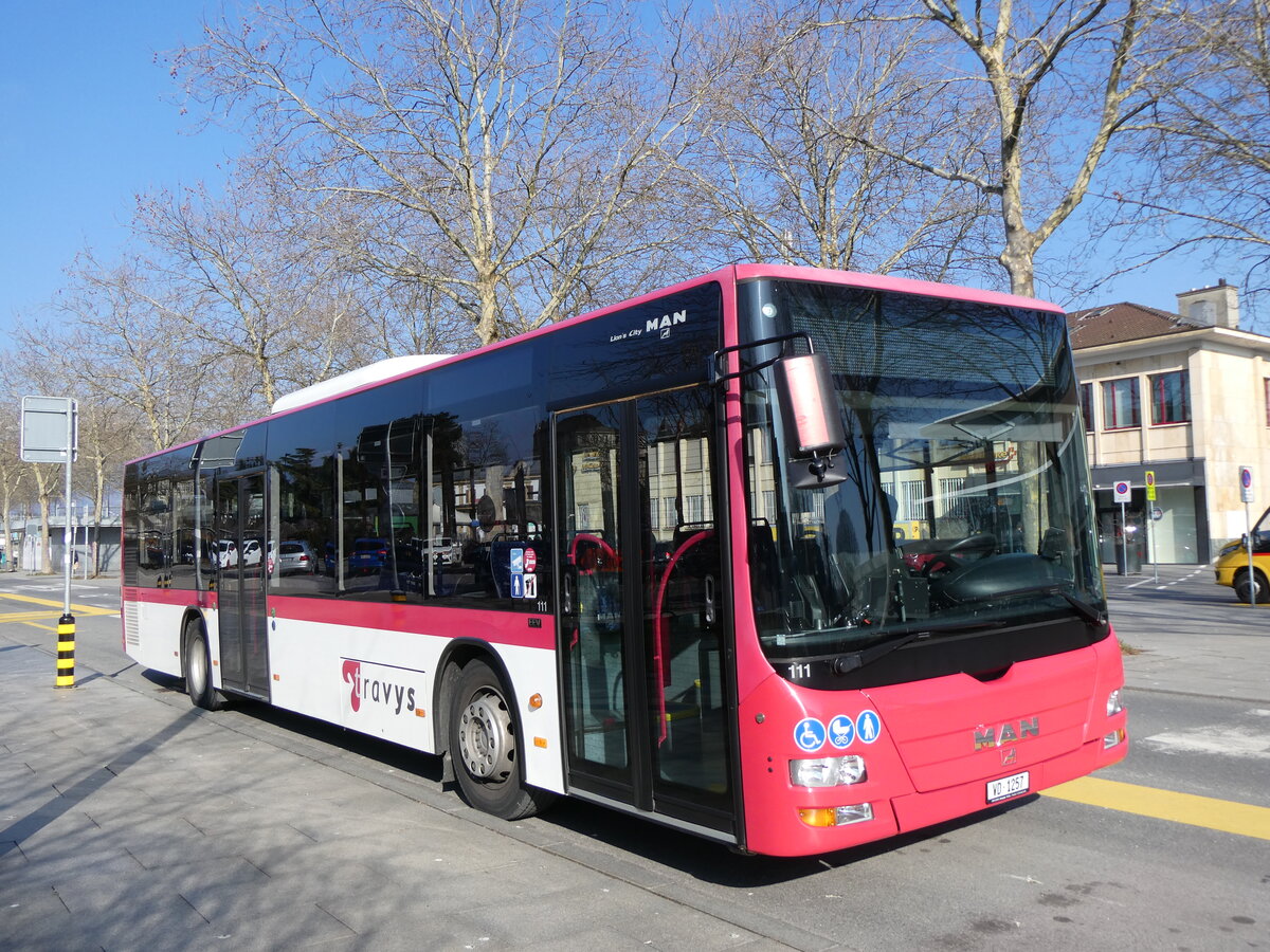 (272'095) - TRAVYS Yverdon - Nr. 111/VD 1257 - MAN am 15. Februar 2025 beim Bahnhof Yverdon