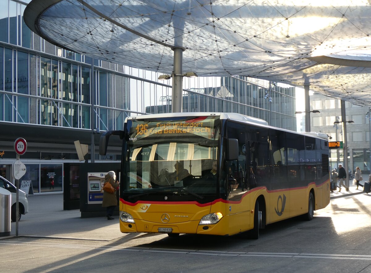 (272'123) - PostAuto Nordschweiz - AG 269'830/PID 10'835 - Mercedes am 15. Februar 2025 beim Bahnhof Aarau