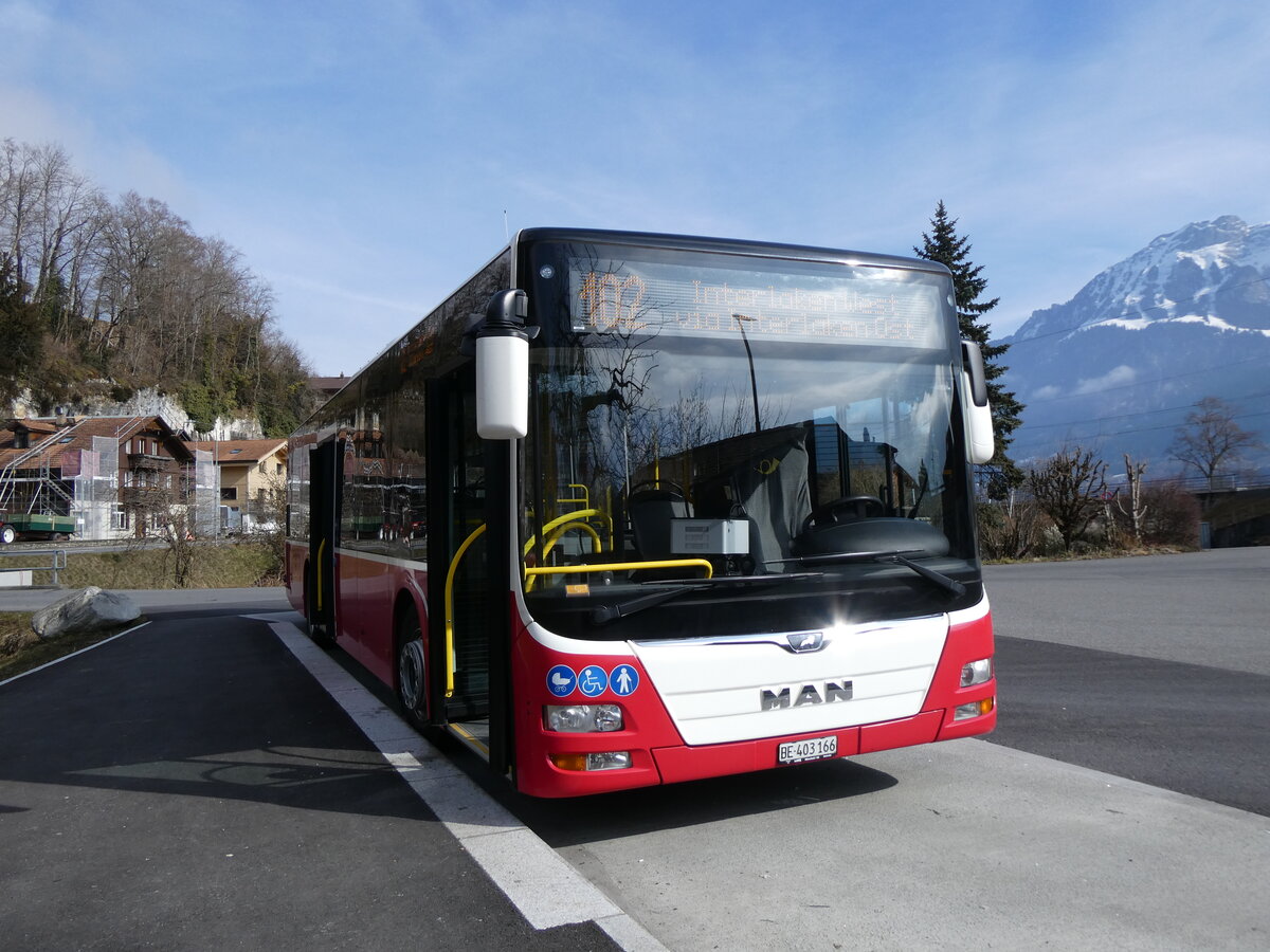 (272'192) - PostAuto Bern - BE 403'166/PID 12'336 - MAN (ex Dr. Richard, A-Wien Nr. 1411) am 17. Februar 2025 in Ringgenberg, Sge