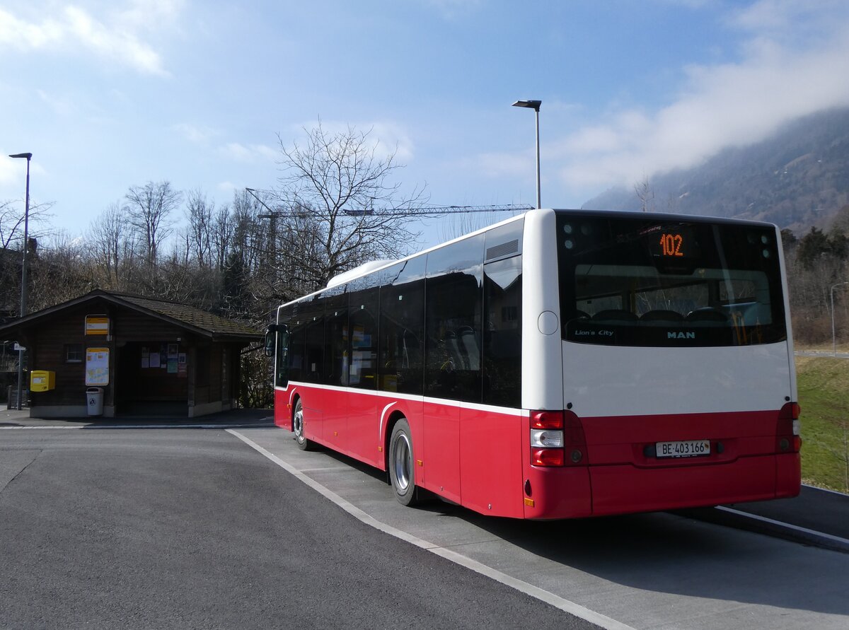 (272'197) - PostAuto Bern - BE 403'166/PID 12'336 - MAN (ex Dr. Richard, A-Wien Nr. 1411) am 17. Februar 2025 in Ringgenberg, Sge