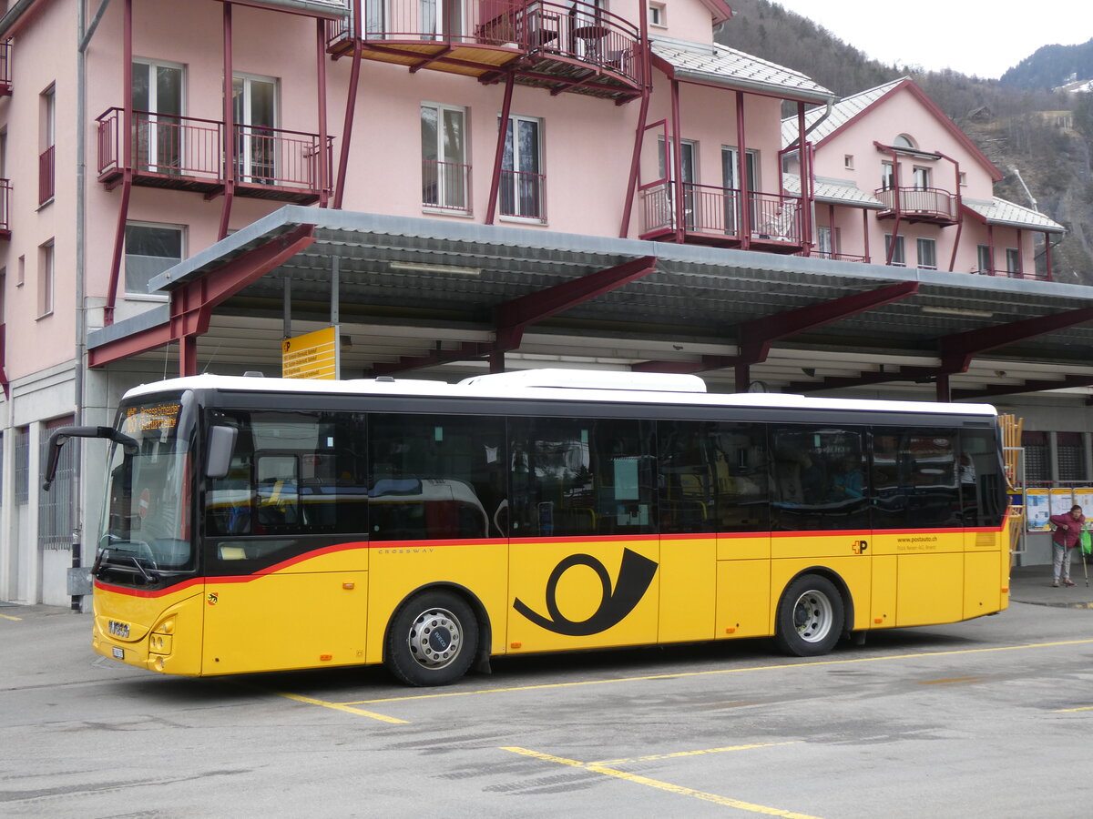 (272'251) - Flck, Brienz - Nr. 27/BE 868'727/PID 11'669 - Iveco am 20. Februar 2025 in Meiringen, Postautostation