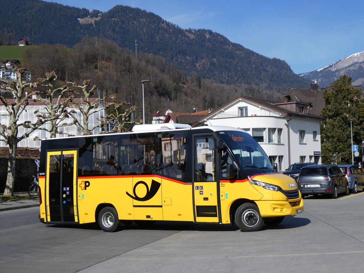 (272'301) - PostAuto Zentralschweiz - Nr. 304/OW 41'563/PID 12'175 - Iveco/K-Bus am 21. Februar 2025 beim Bahnhof Sarnen