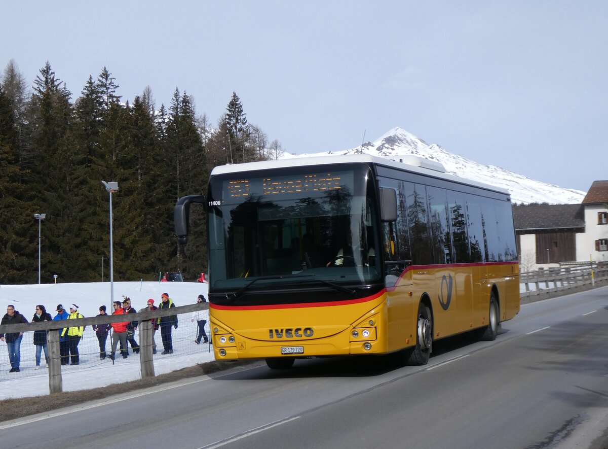 (272'319) - PostAuto Graubnden - GR 179'720/PID 11'406 - Iveco am 22. Februar 2025 in Lantsch/Lenz, Biathlon-WM